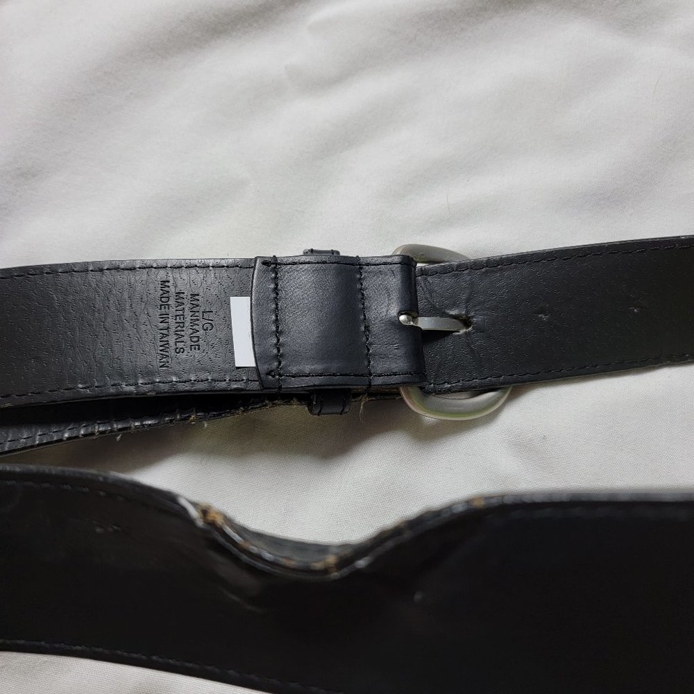 Women's Basic Black Man-made Faux Leather Belt - Picture 3 of 3